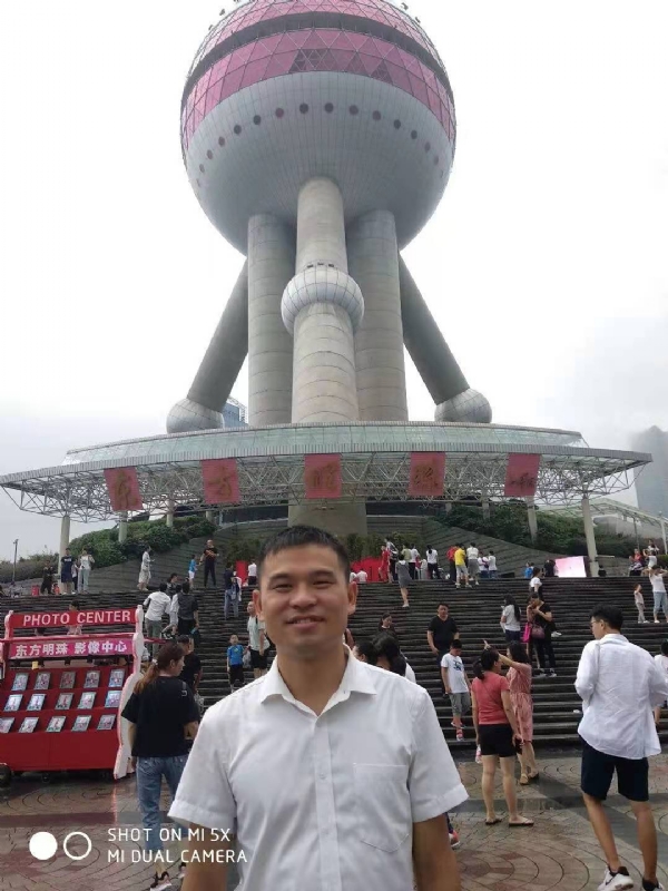 小猫吃老鼠的第一张照片--德化相亲网